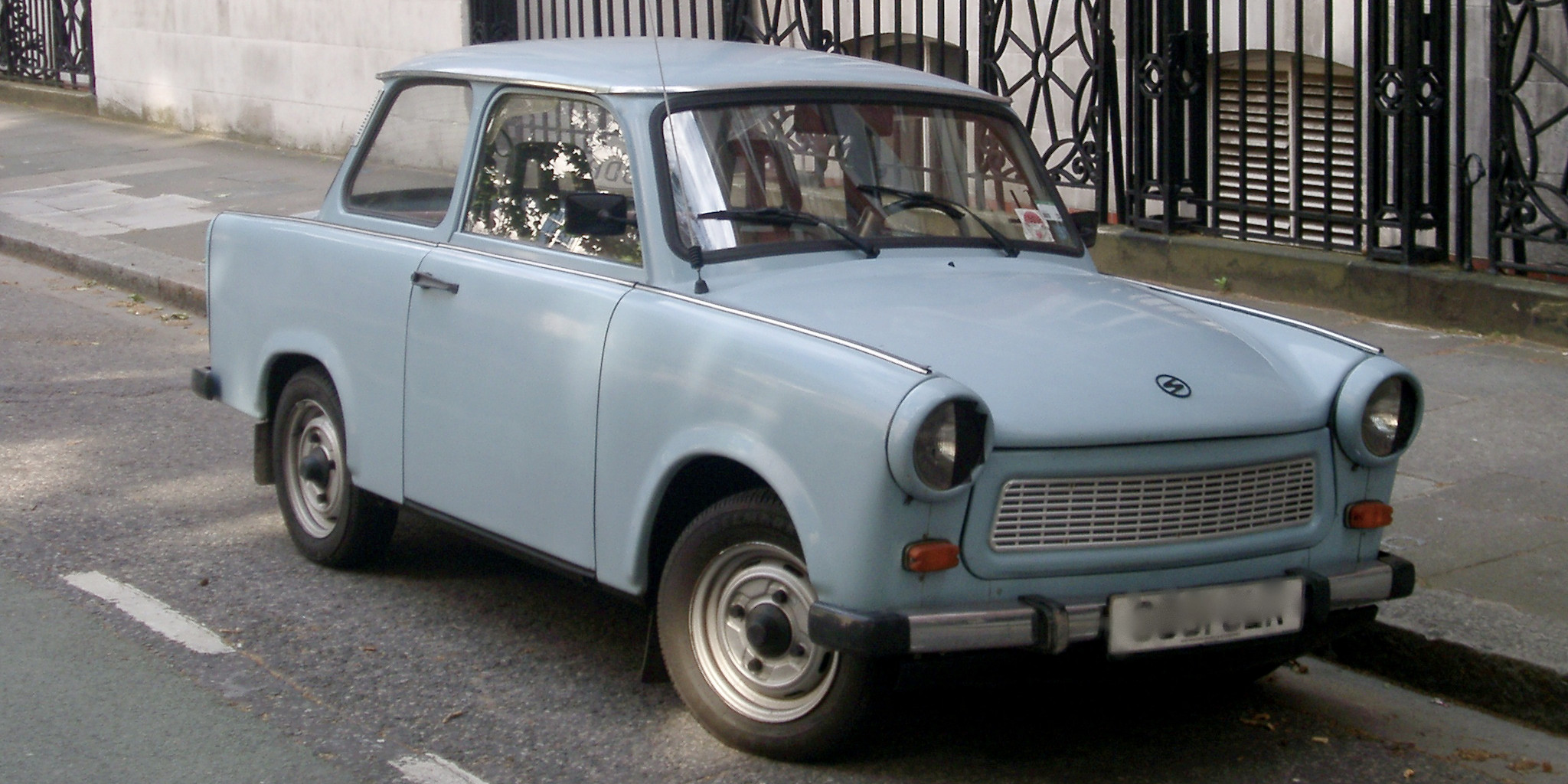 Trabant in London, Malet Street, Bloomsbury WC1E 7HZ